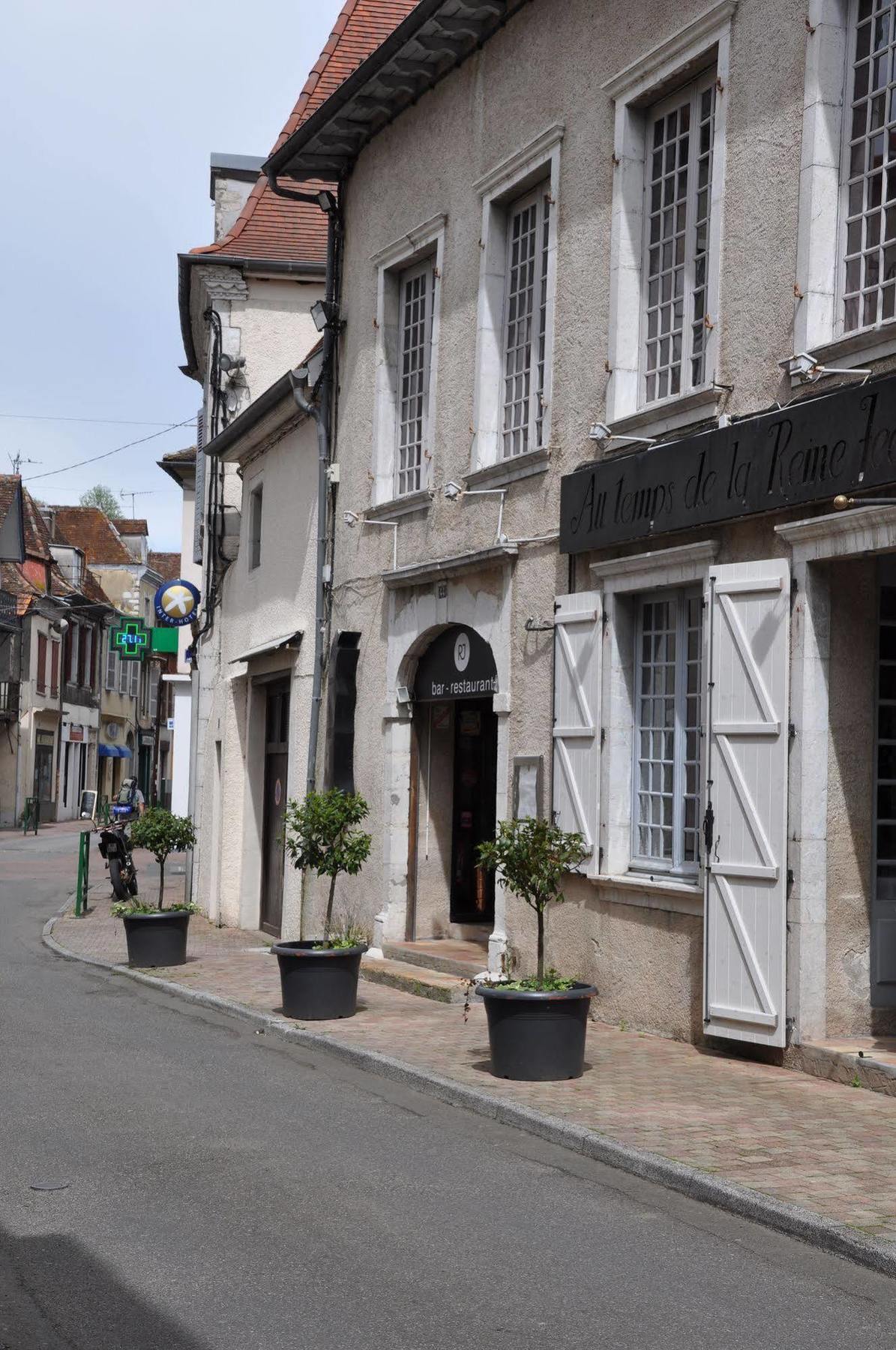 The Originals City, Hotel La Reine Jeanne, Orthez Exteriör bild