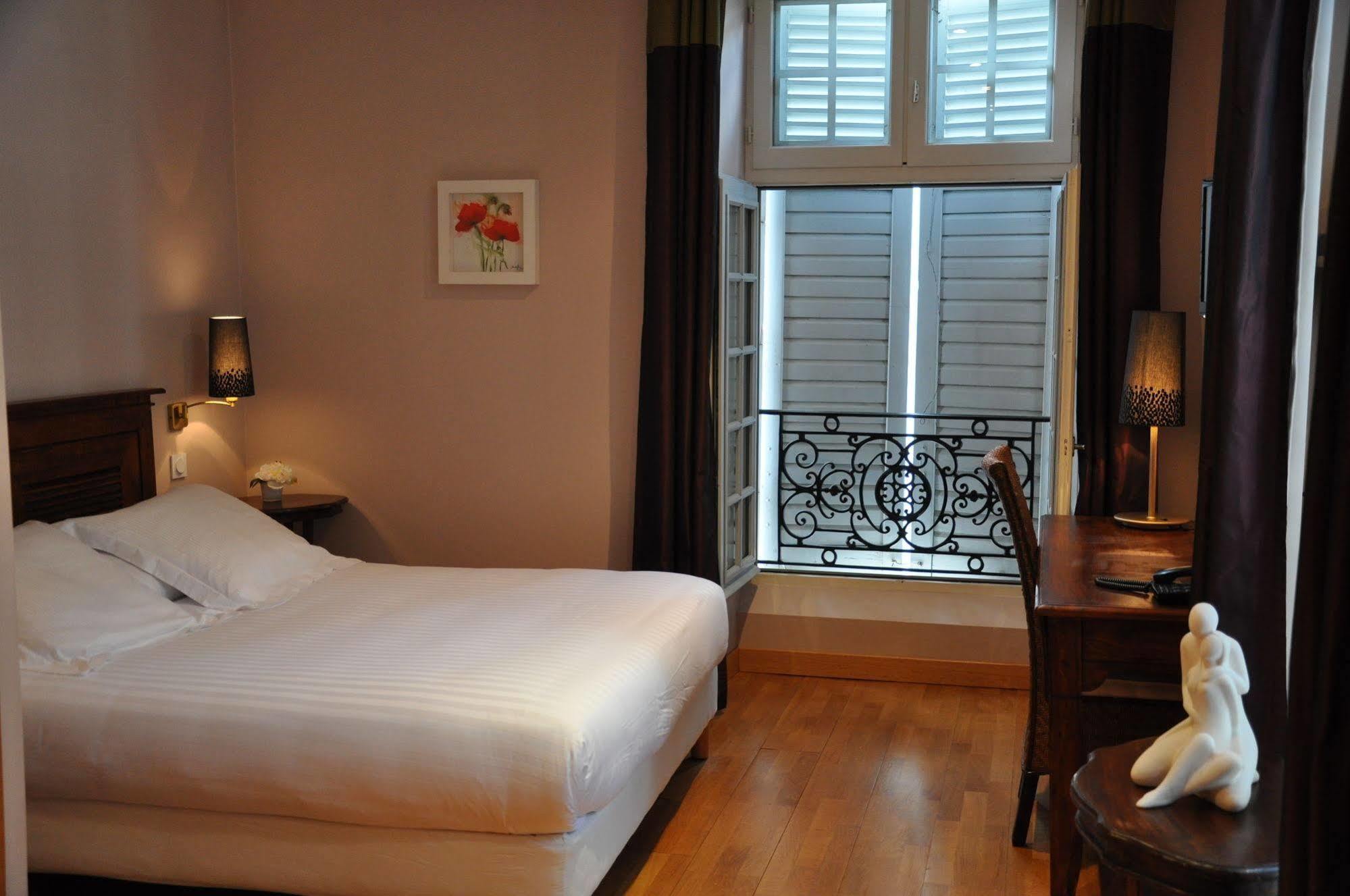 The Originals City, Hotel La Reine Jeanne, Orthez Exteriör bild