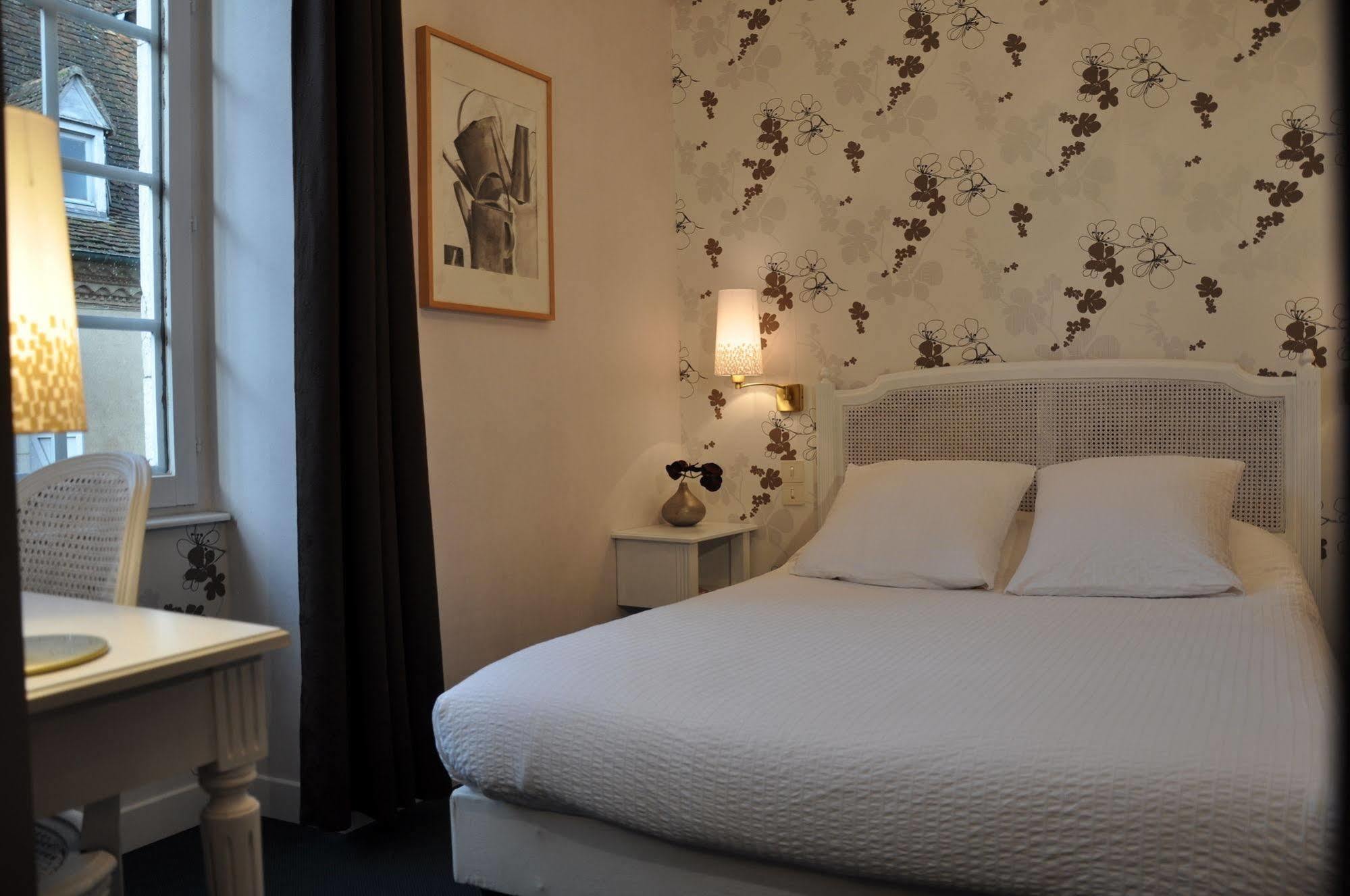 The Originals City, Hotel La Reine Jeanne, Orthez Exteriör bild