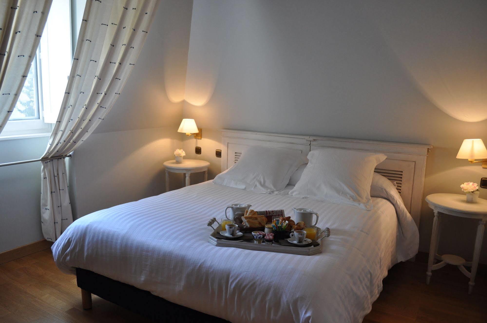 The Originals City, Hotel La Reine Jeanne, Orthez Exteriör bild